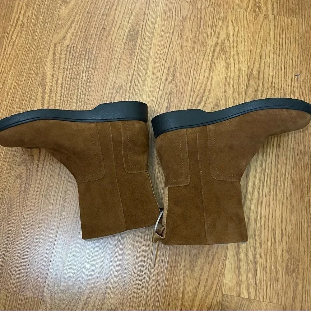 Unstructured By Clarks  Elda Mid Suede Ankle Boot